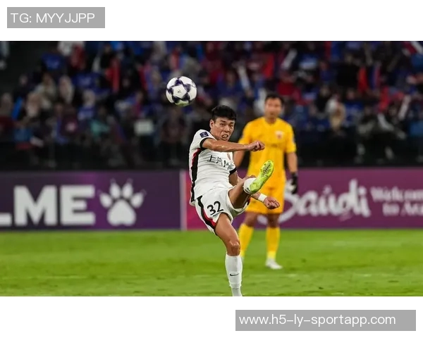 柔佛后卫与陈威赛后闲聊回顾48脚打门的精彩对决